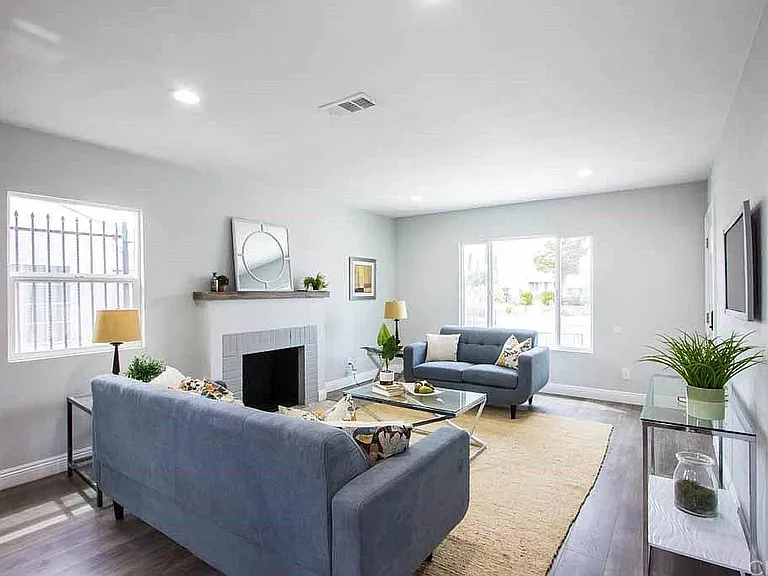 7758 Tujunga Ave — Photo 2