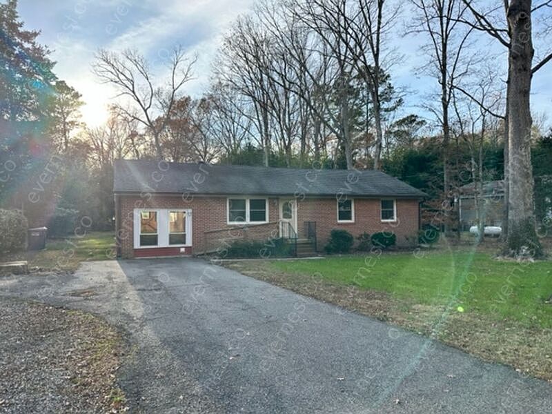 1st image of 407 Hudson Dr