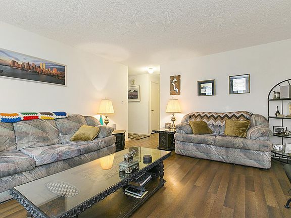 3rd image of 1121 N Bel Air Dr