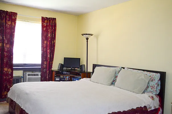 Sold by Winzone Realty Inc | media 7