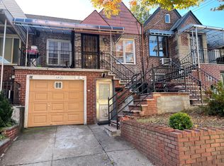 6820 52nd Dr, Maspeth, NY 11378