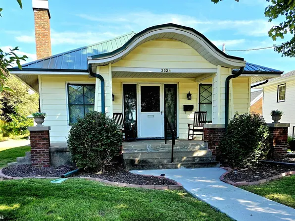 2224 Sunnyside Ave, Burlington, IA 52601