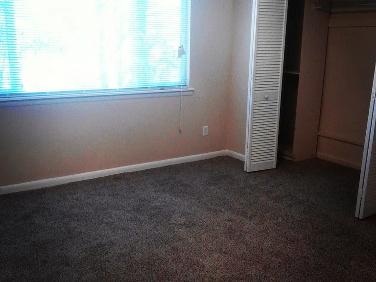 Vestawood Apartments - Vestavia Hills, AL — Photo 9