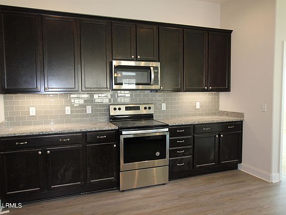 4th image of 281 Sergeantjasper Cir