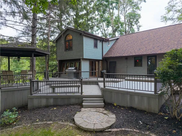 301 Spring St, Avon, NY 14414