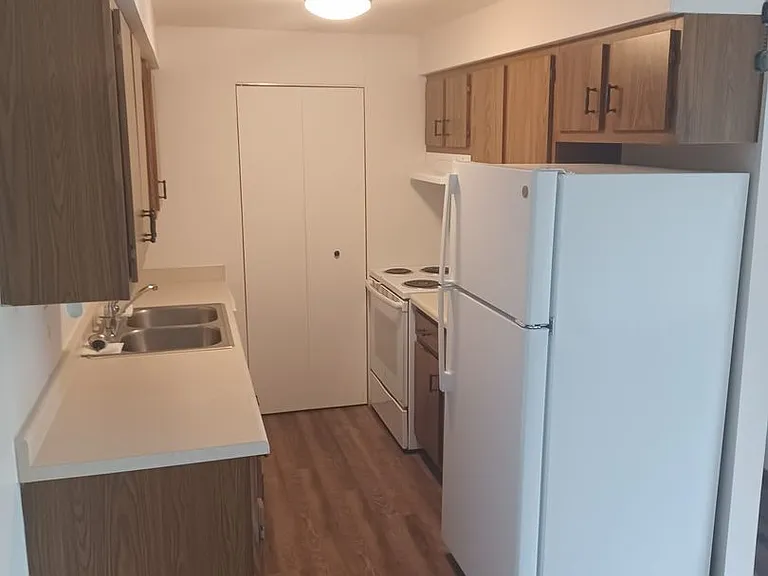 1025 Willow Ave — Photo 22