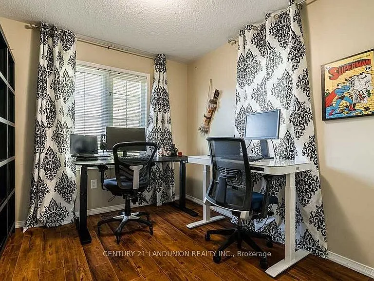 117 Gatwick Dr — Photo 7