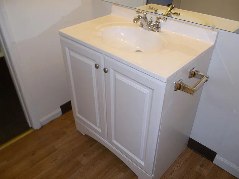 100 Mark Ln #F9 — Photo 16