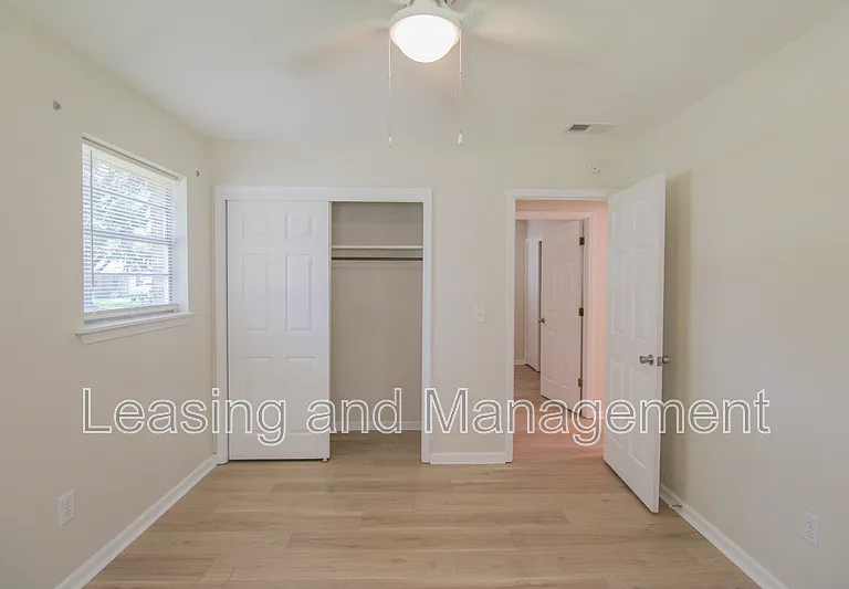 305 Millcreek Dr — Photo 12