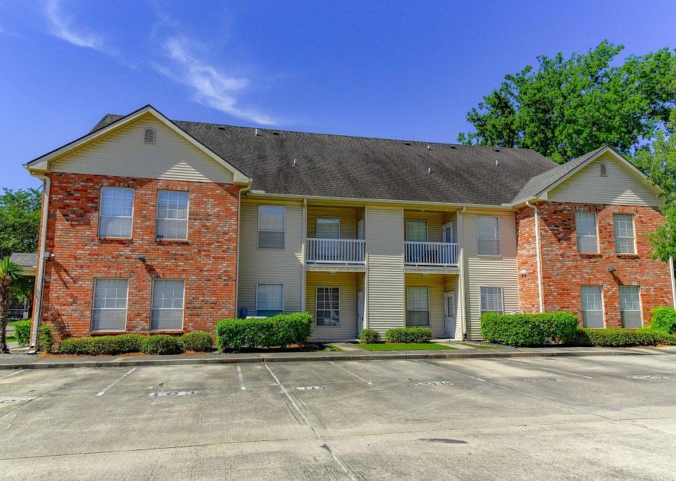 2nd image of 4441 Burbank Dr #000