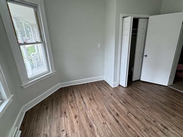 195-197 Elizabeth St #4 — Photo 6