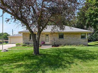 4915 S 68th St, Greenfield, WI 53220