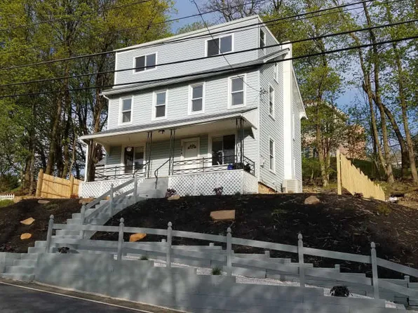 284 Galen Hall Rd, Wernersville, PA 19565