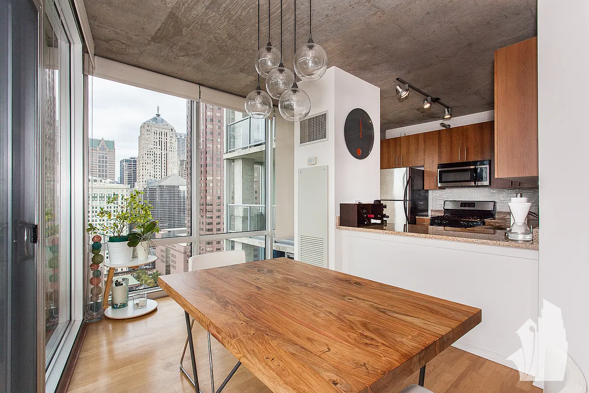 Building Photo - 611 S Wells St #2404