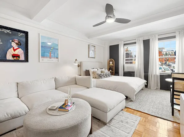 70 Remsen St APT 8B, Brooklyn, NY 11201