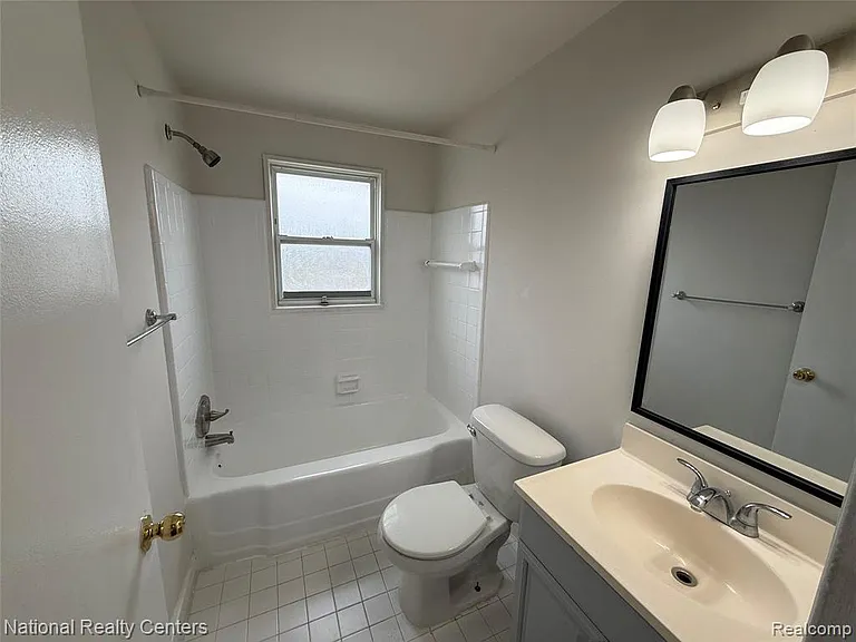 3264 Coolidge Hwy — Photo 14