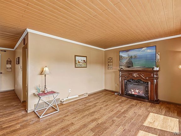 4th image of 23 Eisenhower Dr