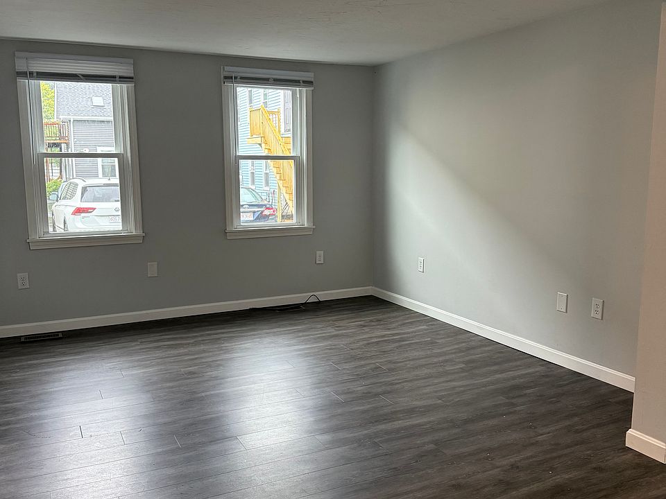 1st image of 6 Saint Paul St Rear 1