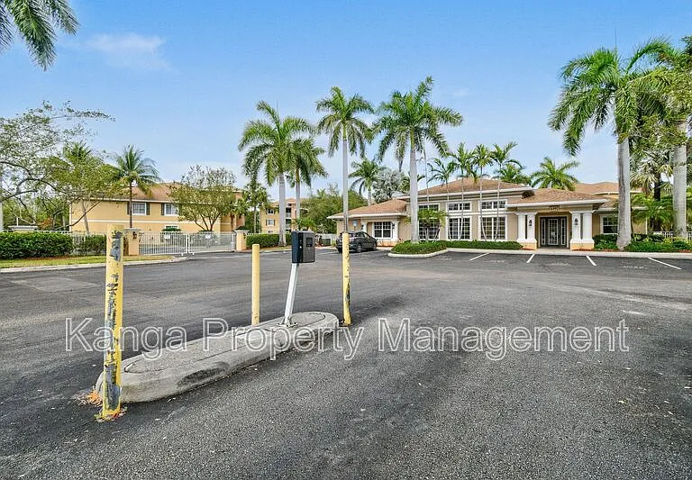 6556 Emerald Dunes Dr #302 — Photo 23
