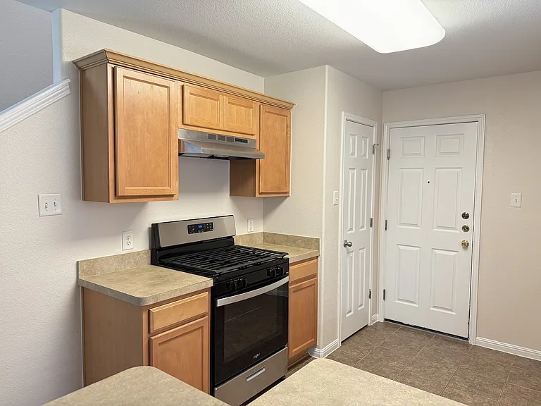 3703 Holden Ct — Photo 7