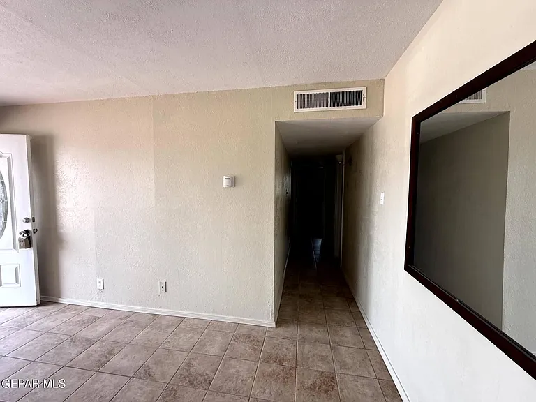 2801 Hawick Rd — Photo 3