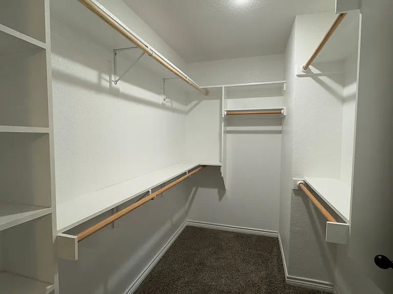 411 Pecan Tree Ct — Photo 17