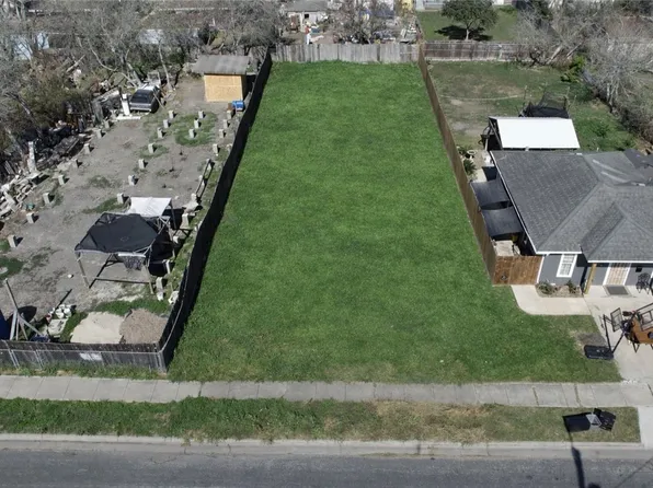 126 Blevins St, Corpus Christi, TX 78415