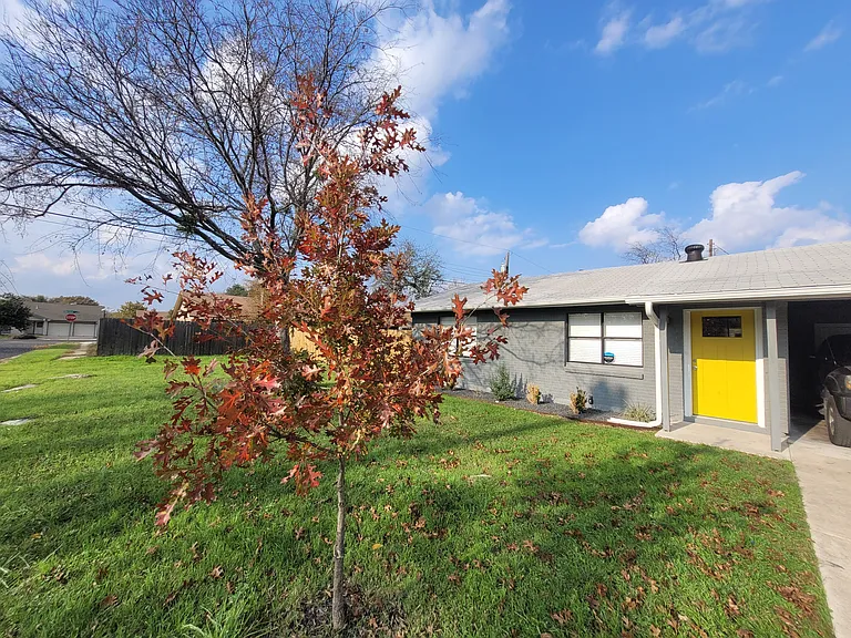 10700 Plains Trl #1 — Photo 18