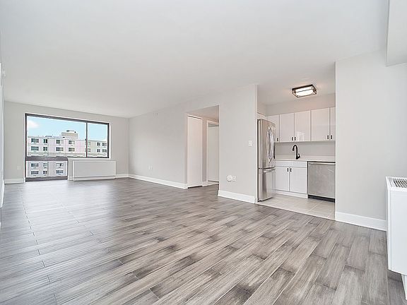 3rd image of 330 W 145th St #512
