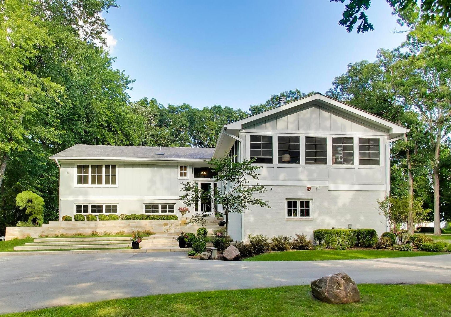 1765 Shore Acres Dr — Shoreacres Golf Club