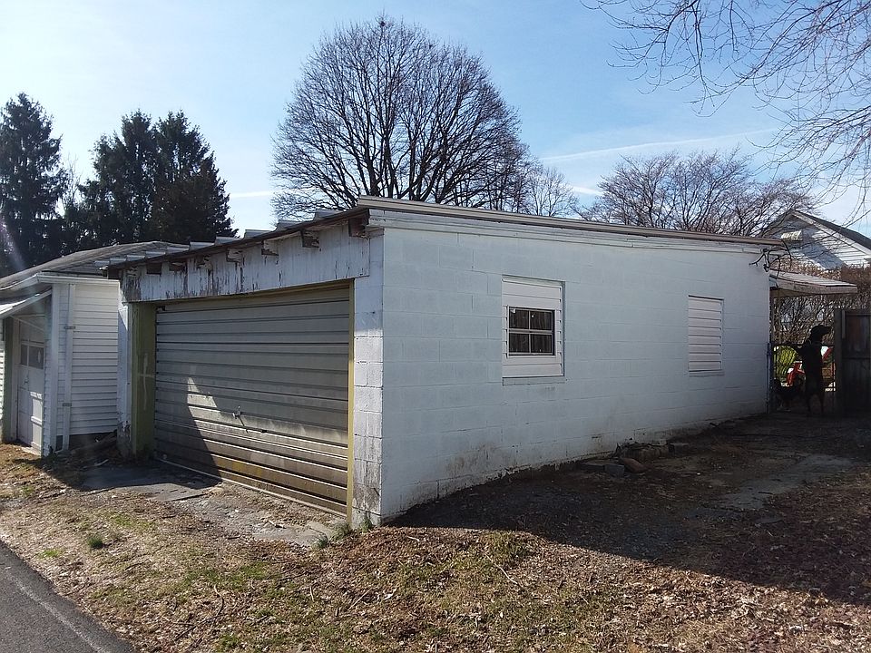 2nd image of 702 N 2nd Ave