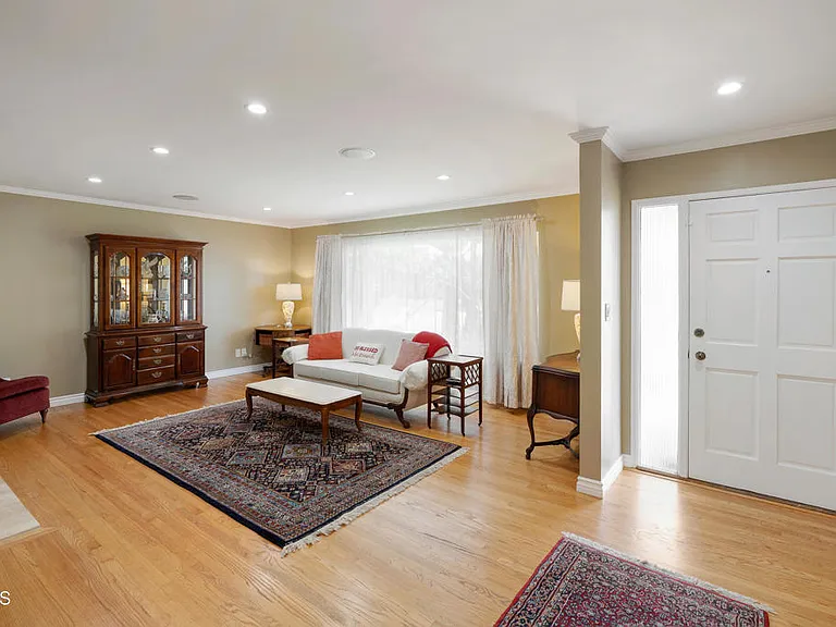 142 W Santa Anita Ter — Photo 3