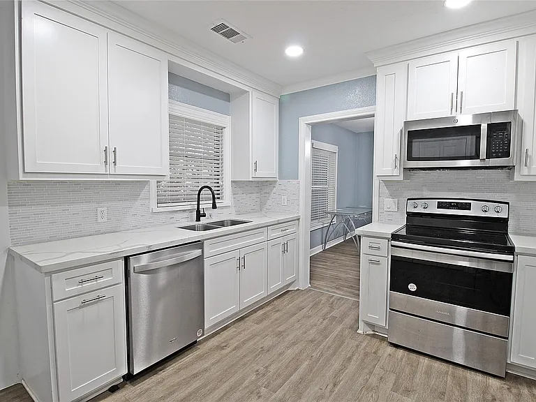 7509 Elm St — Photo 3