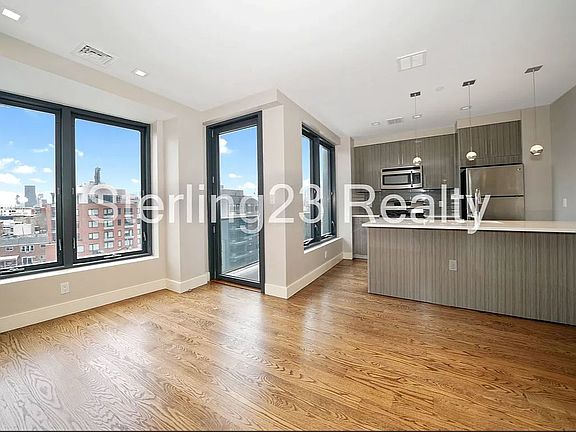 3rd image of 2718 Hoyt Ave S APT 8C
