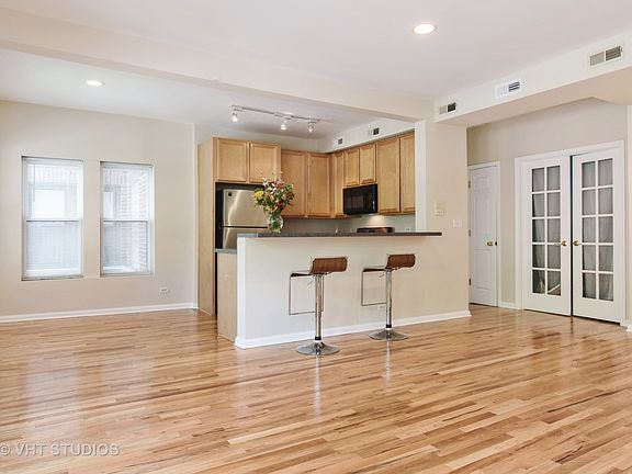 4th image of 7659 N Bosworth Ave APT D1