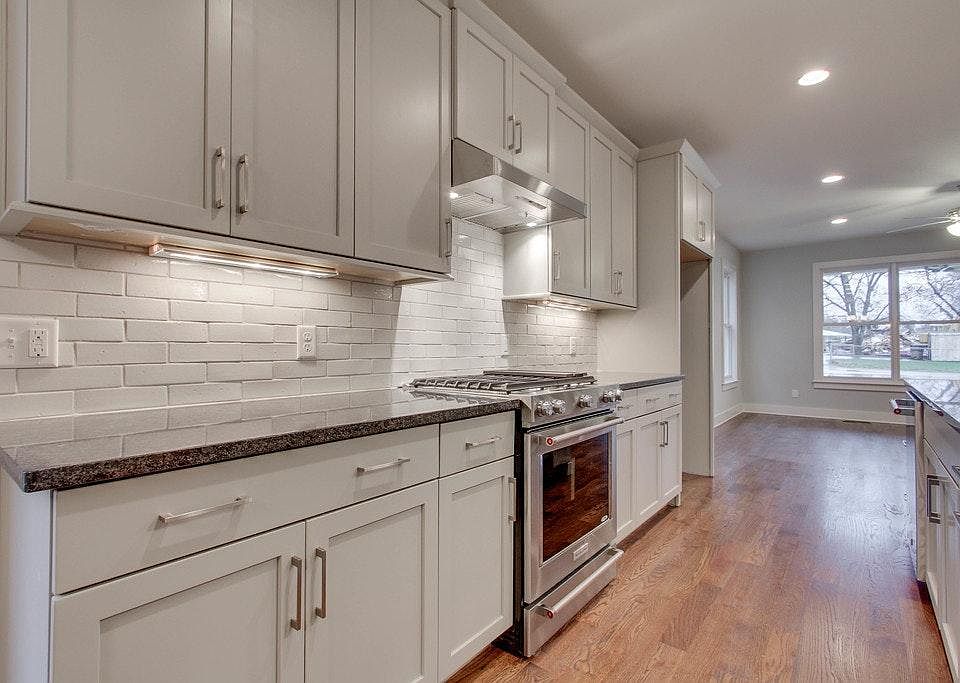 Gas stove and under cabinet lighting