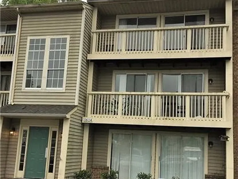 1614 Arlyn Cir #M — Photo 1