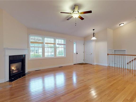 5th image of 56 Sophia Ct