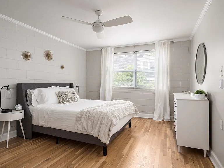 One Bedroom Across From Walking & Biking Trails in Fisher Park - Water & Parking Included — Photo 21