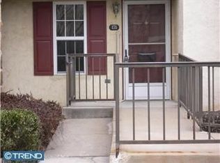 171 Valley Stream Ln, Chesterbrook, PA 19087