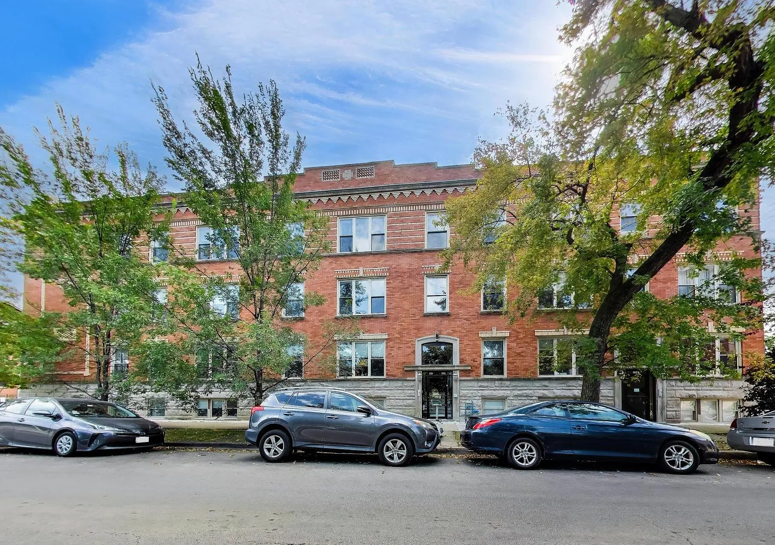 2 bed, $2,200 — Photo 1
