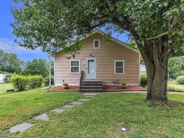 2319 Excello Dr, Saint Joseph, MO 64503