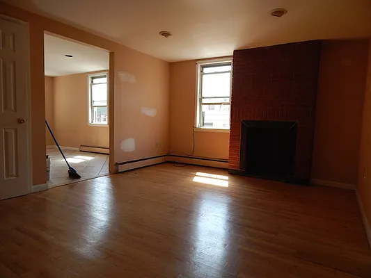 Rented by Capri Jet Realty Corp | media 12