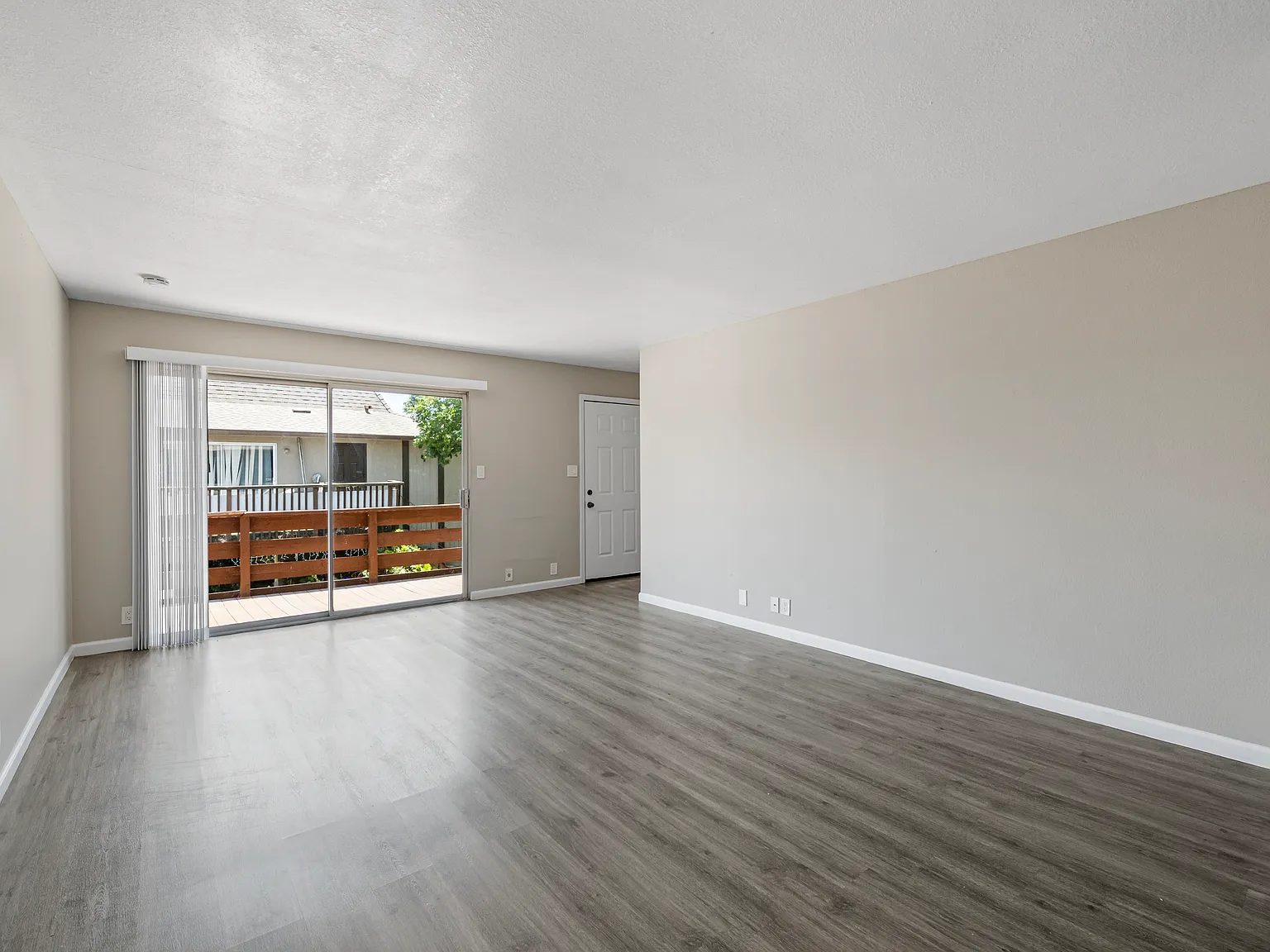 340 Industrial Parkway — Photo 4