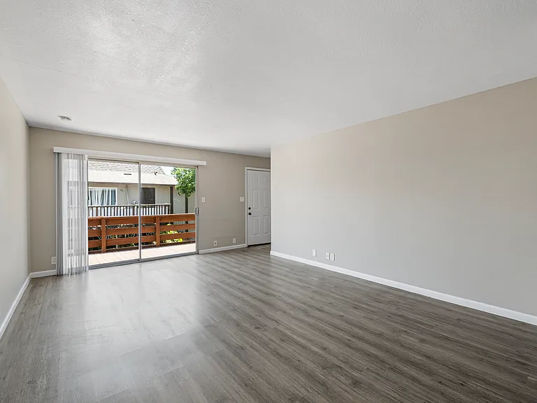 340 Industrial Parkway — Photo 25