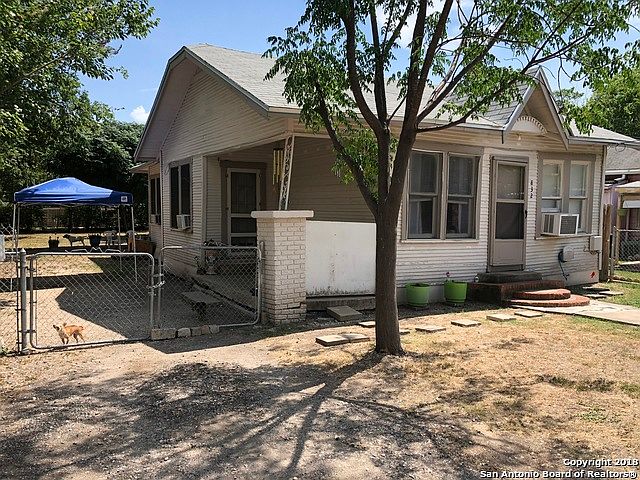 1st image of 832 Waverly Ave