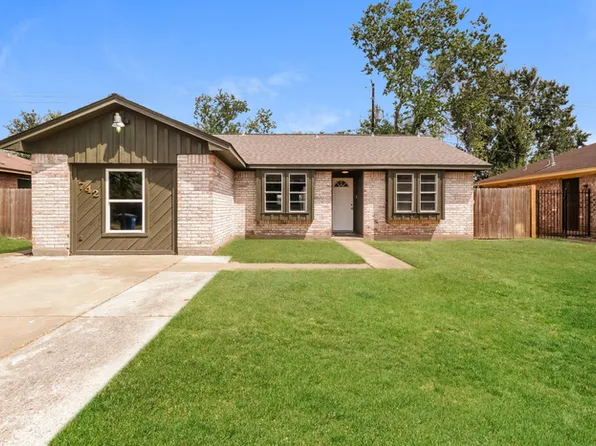 742 Branding Iron Ln, Houston, TX 77060