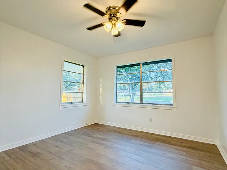 923 California St — Photo 13