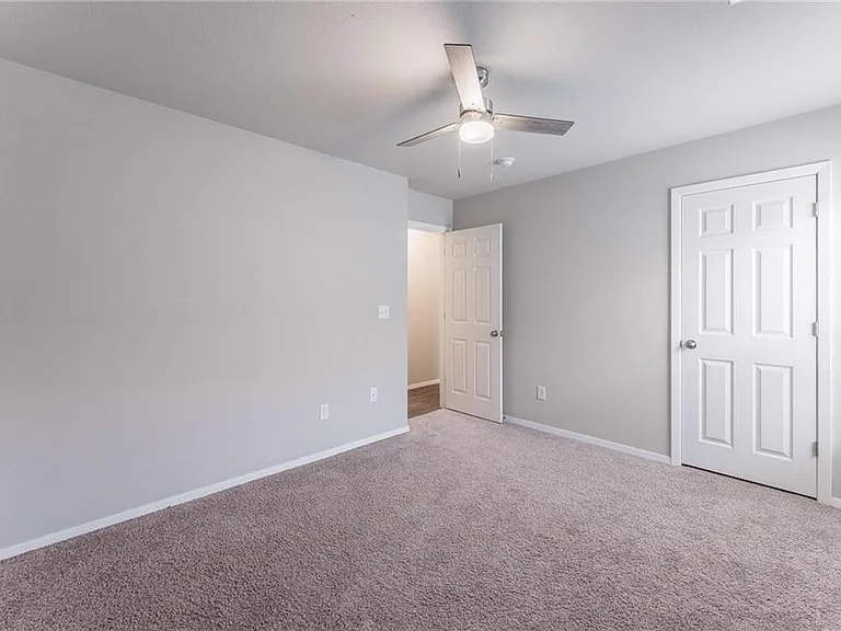 980 E Starling St — Photo 14
