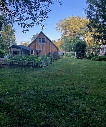 3rd image of 123 Rainbow Dr